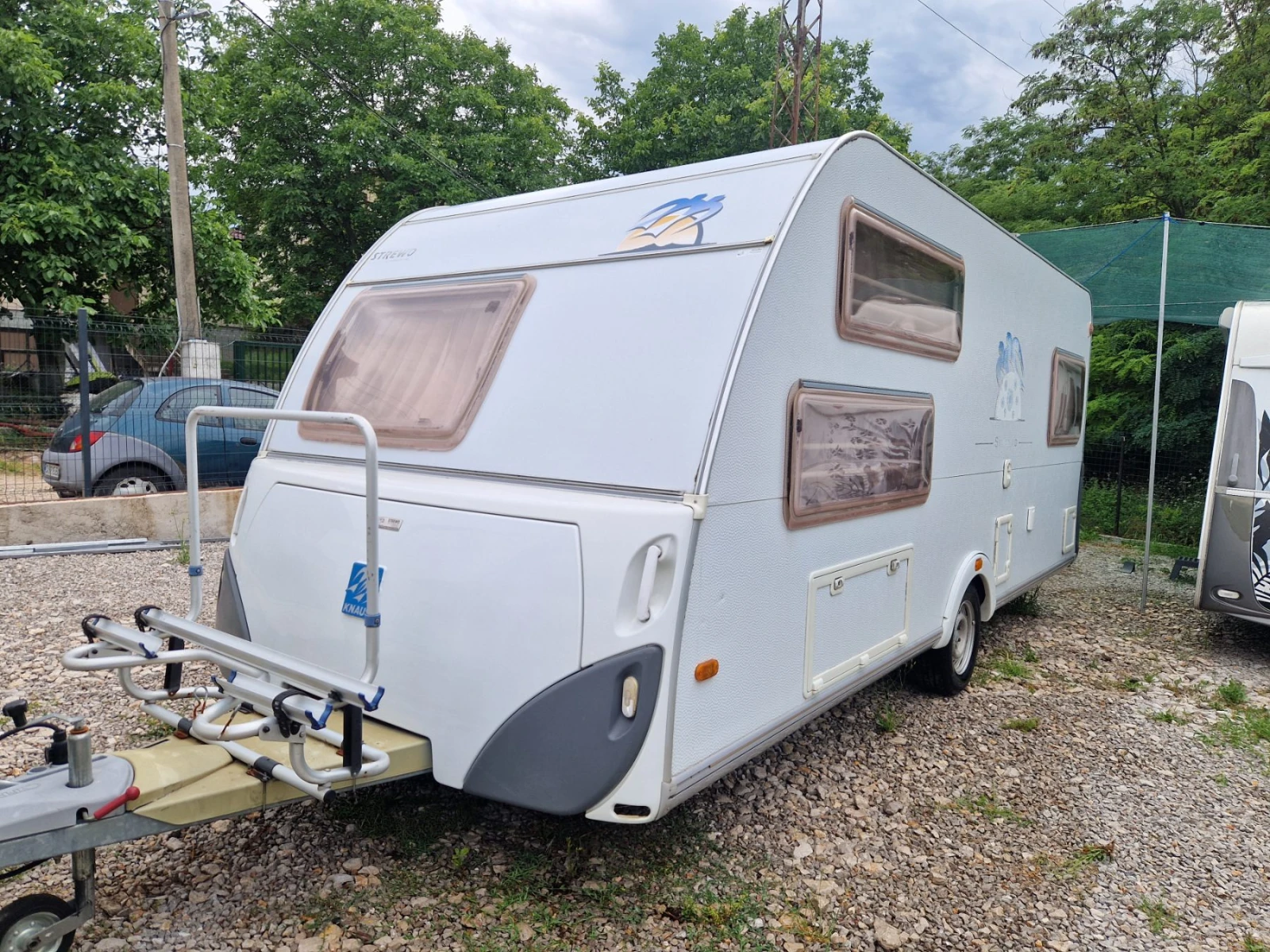 Каравана Knaus Sudwind 500 Швейцария, снимка 2 - Каравани и кемпери - 55207899