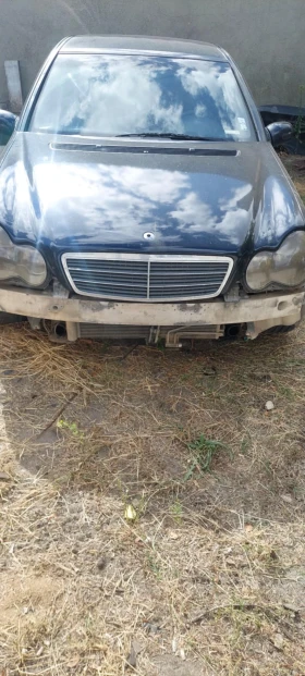 Продавам на части w203 2.2 , снимка 1