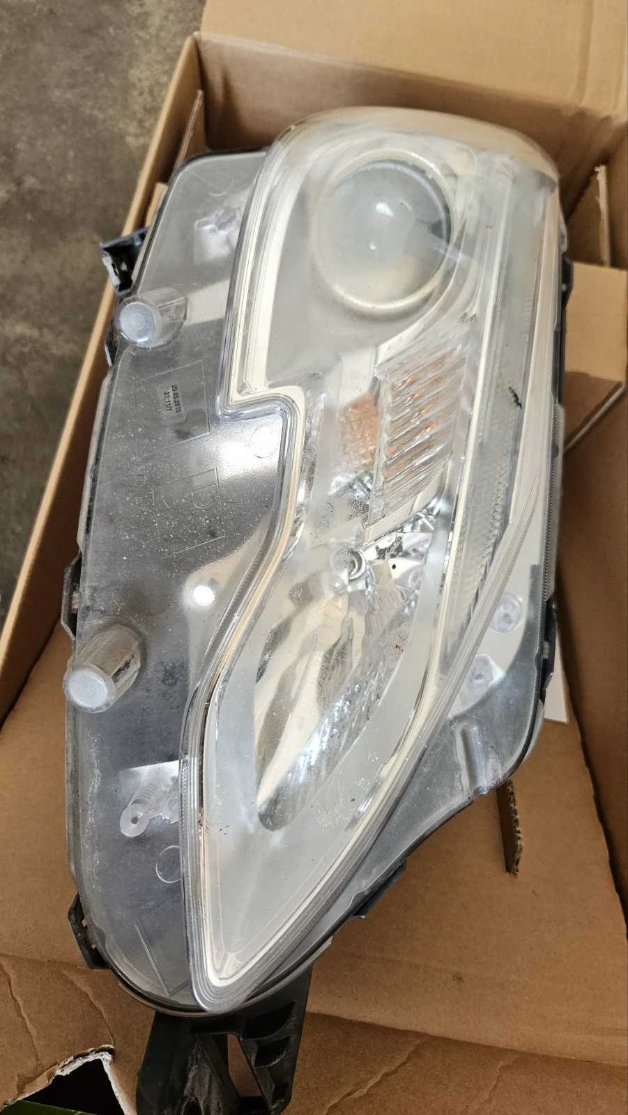 Фар Peugeot 2008, снимка 3 - Части - 53859472