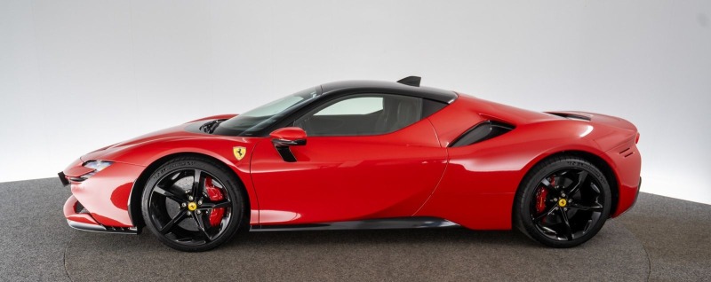 Ferrari SF 90 Stradale = Full Carbon Interior&Exterior= Гаранция, снимка 5 - Автомобили и джипове - 46446365