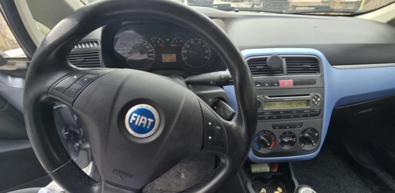 Fiat Punto 1.4i, снимка 6 - Автомобили и джипове - 49288472