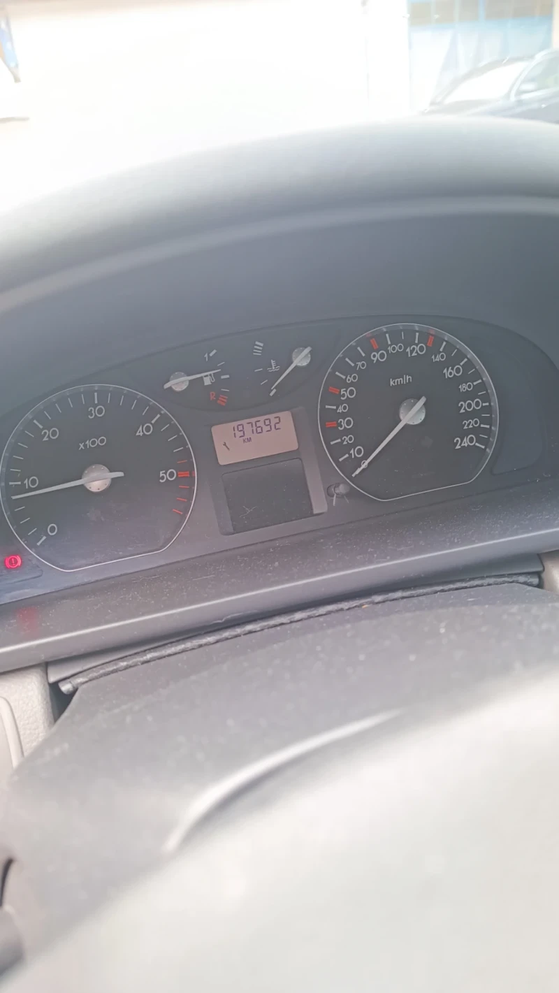 Renault Laguna, снимка 13 - Автомобили и джипове - 52420471