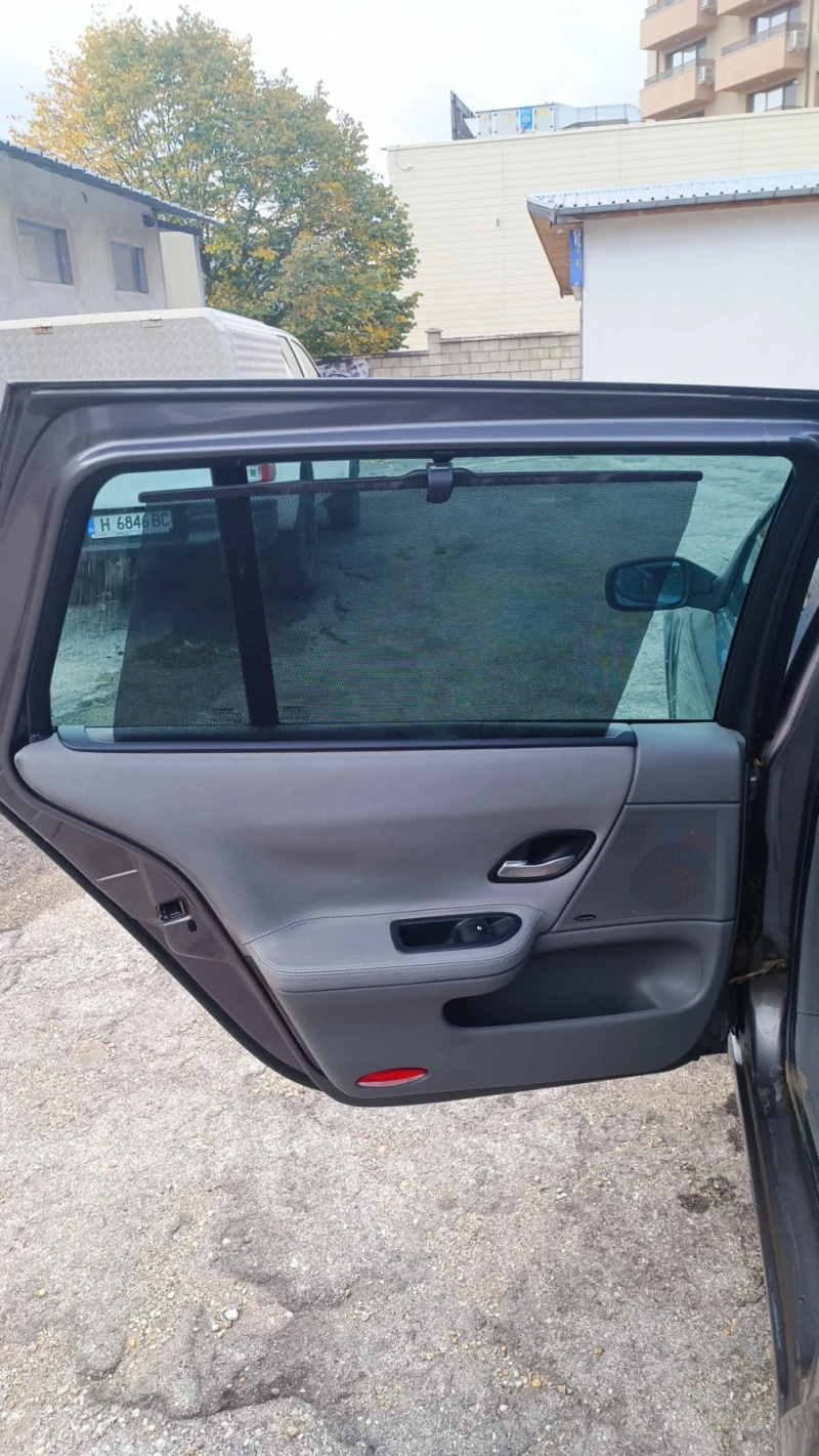 Renault Laguna, снимка 12 - Автомобили и джипове - 52420471