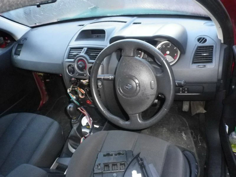 Renault Megane 1.9 dCi 120 к.с., снимка 7 - Автомобили и джипове - 43182254