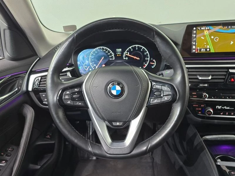 BMW 520, снимка 13 - Автомобили и джипове - 56505864