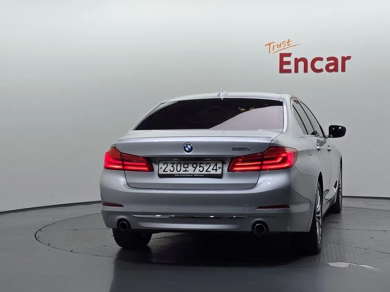 BMW 520, снимка 4 - Автомобили и джипове - 56505864