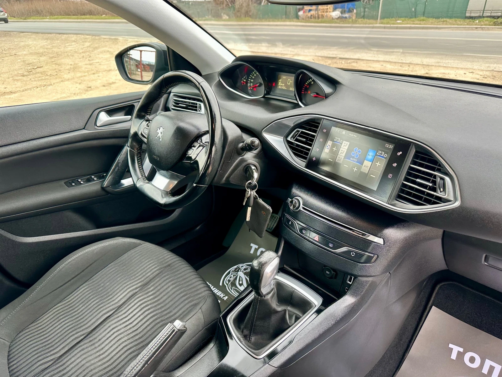 Peugeot 308 1.2Turbo!Navigation!Euro6!Led!Камера | Mobile.bg — изображение 14