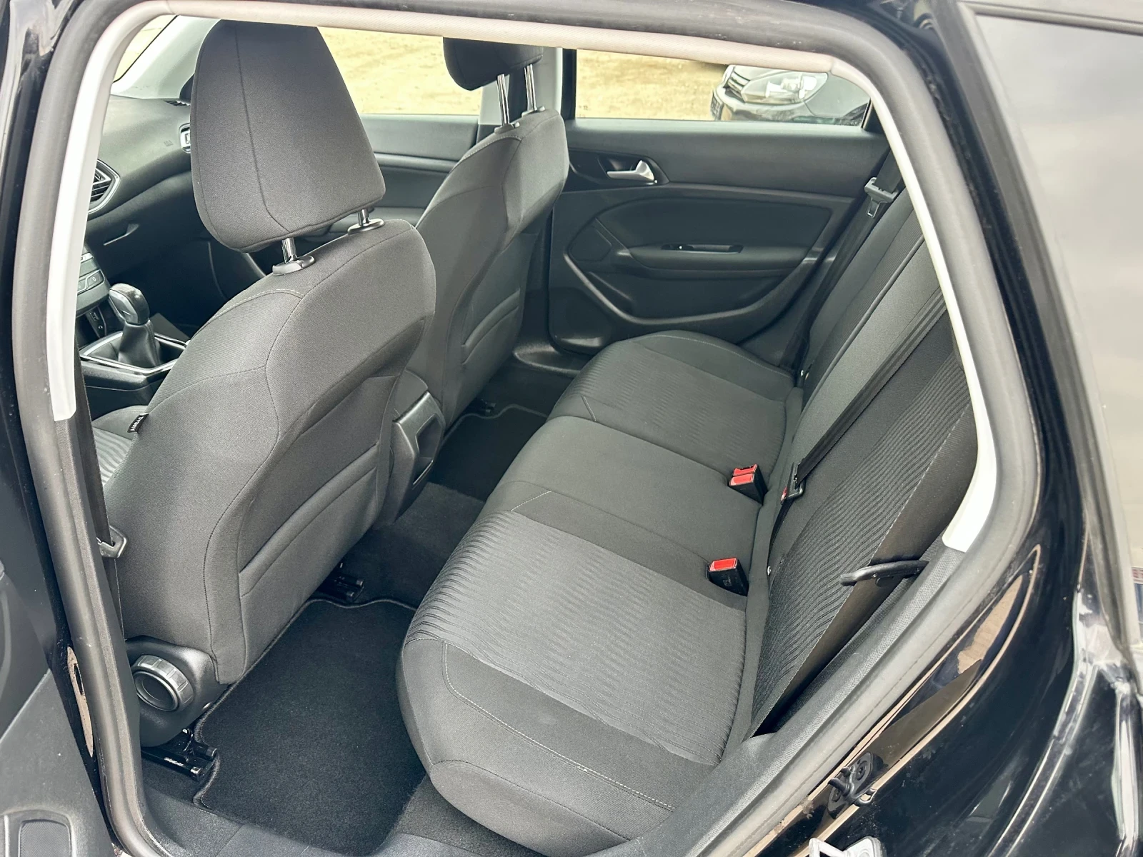 Peugeot 308 1.2Turbo!Navigation!Euro6!Led!Камера | Mobile.bg — изображение 16