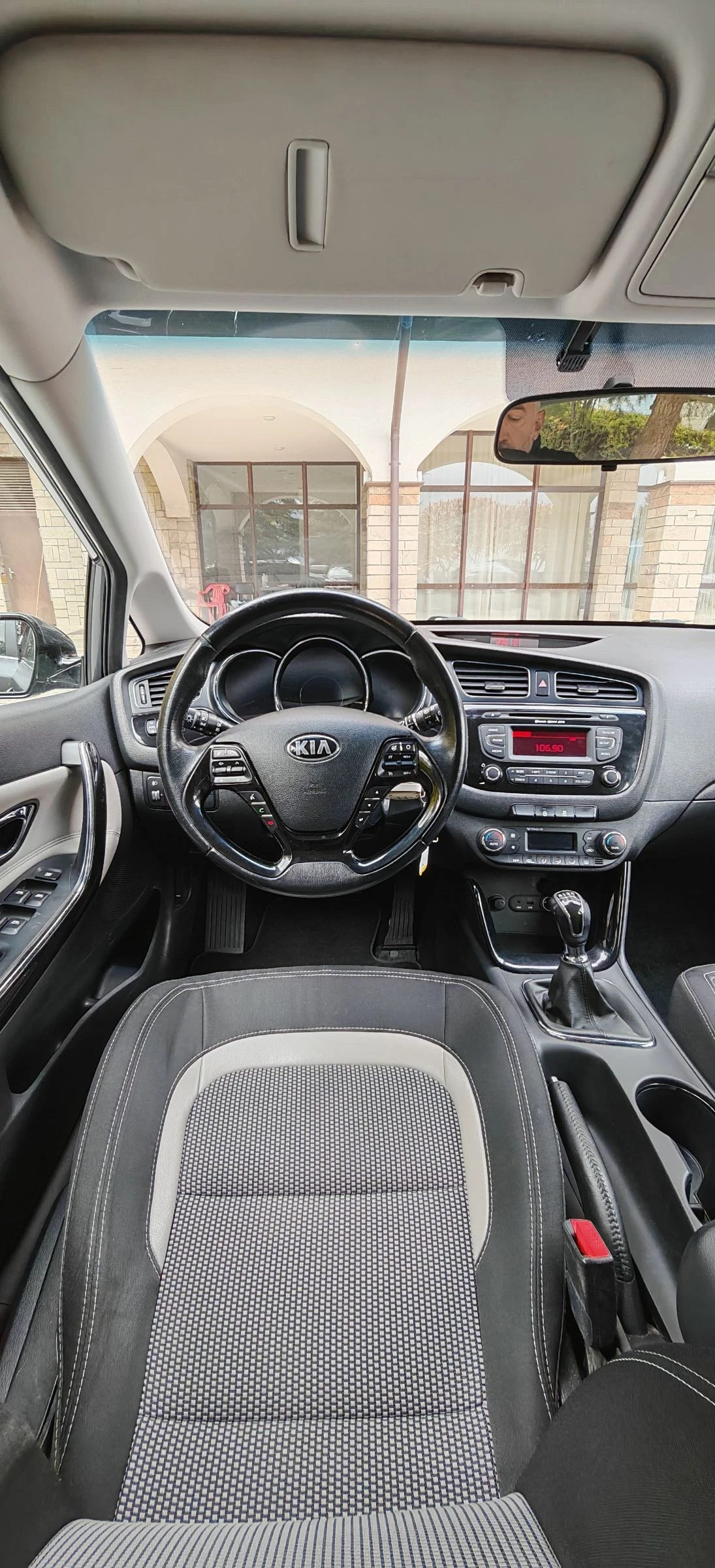 Kia Ceed Kia cee'd 1.6 CRDi Active 129930 РЕАЛНИ КИЛОМЕ - изображение 7