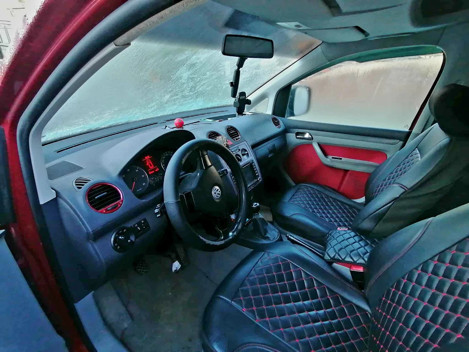 VW Caddy 1.9 TDI, снимка 2 - Автомобили и джипове - 53683533