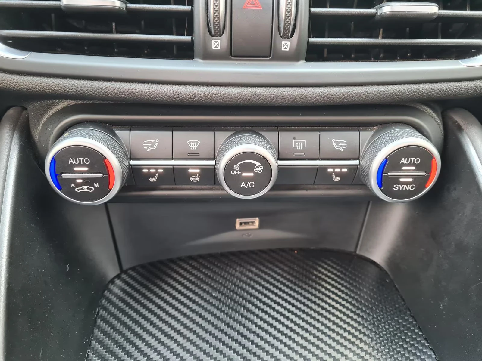 Alfa Romeo Giulia 2.9/V6/510HP/QUADRIFOGLIO/CARBON/H&K/CAM/ACC/146z | Mobile.bg � ����������� 15