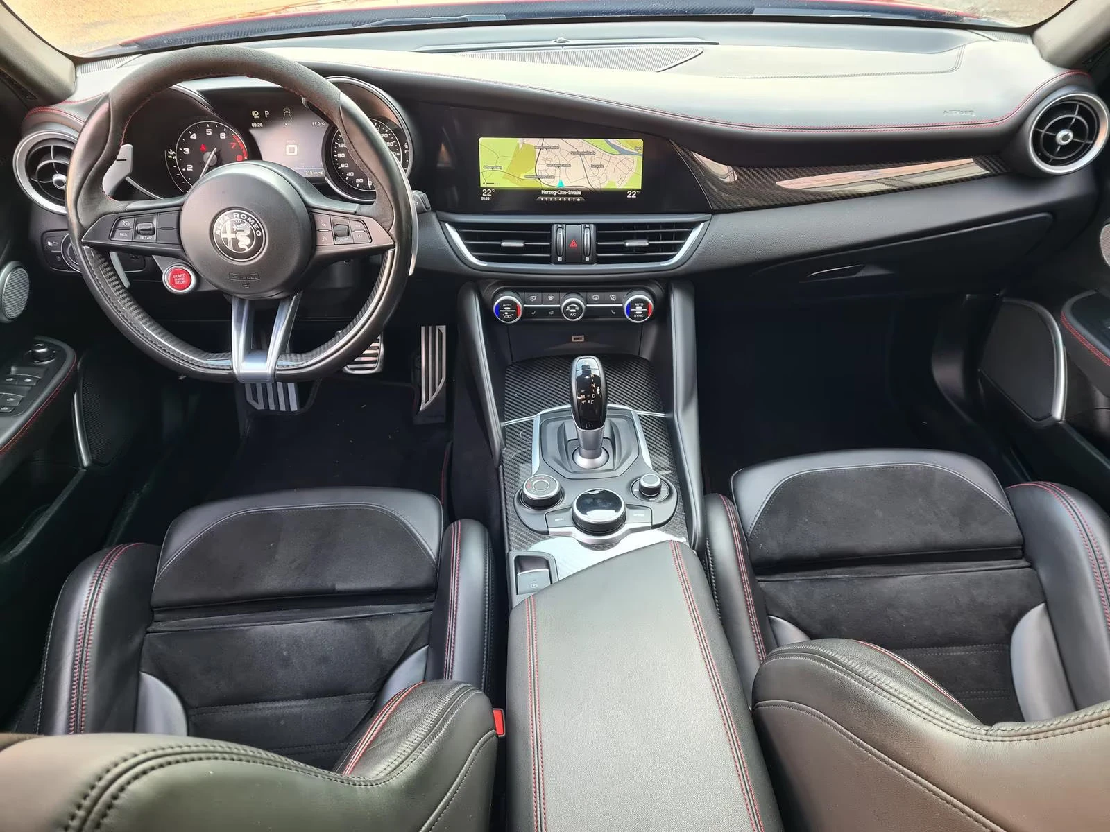 Alfa Romeo Giulia 2.9/V6/510HP/QUADRIFOGLIO/CARBON/H&K/CAM/ACC/146z | Mobile.bg � ����������� 11