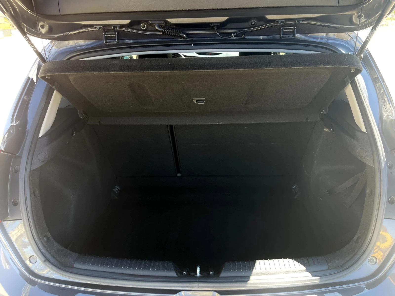 Kia Ceed 1.6 CRDi 128 к.с, снимка 9 - Автомобили и джипове - 54001768