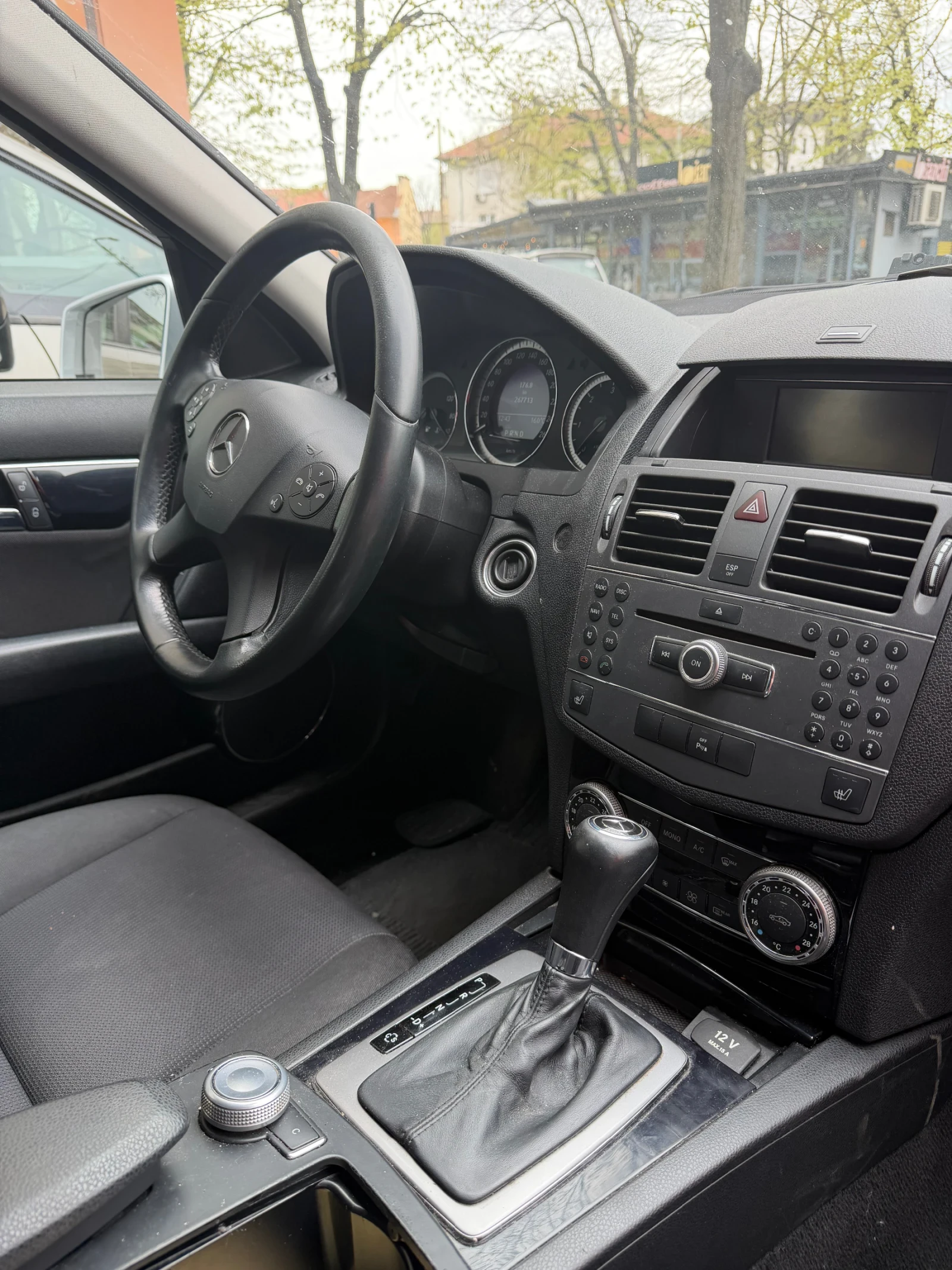 Mercedes-Benz C 220, снимка 8 - Автомобили и джипове - 54223128