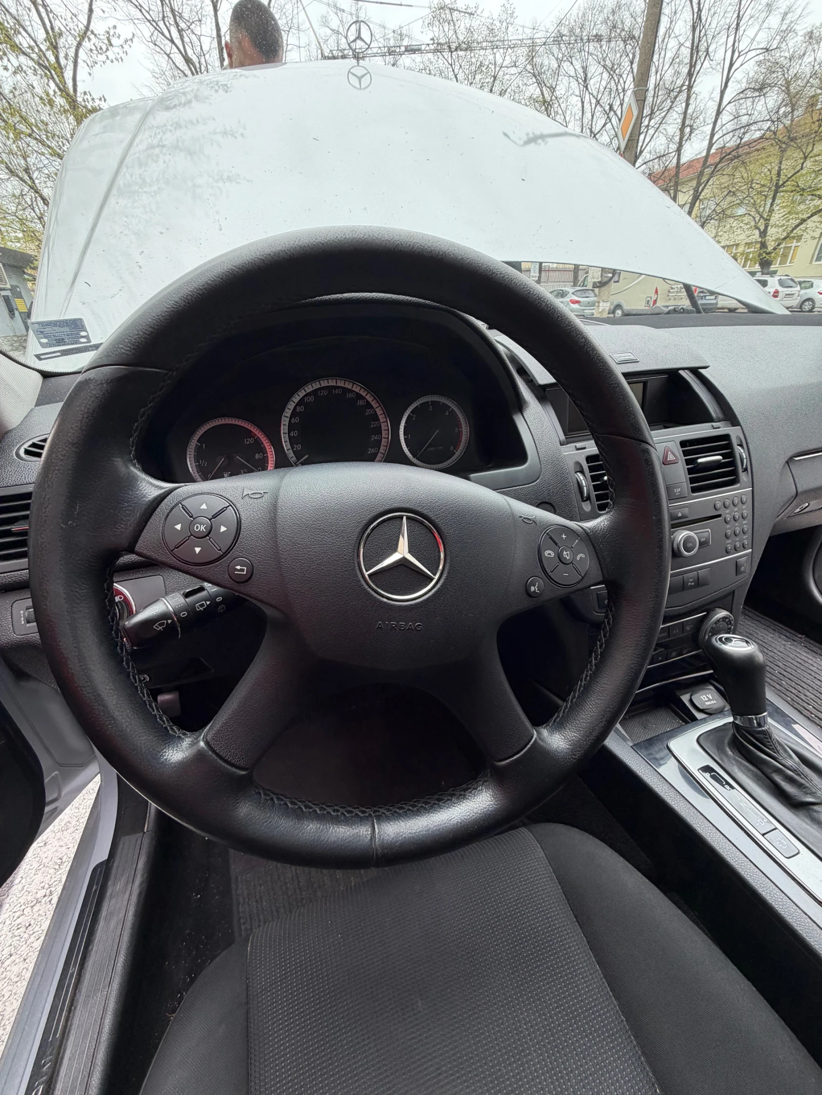 Mercedes-Benz C 220, снимка 9 - Автомобили и джипове - 54223128