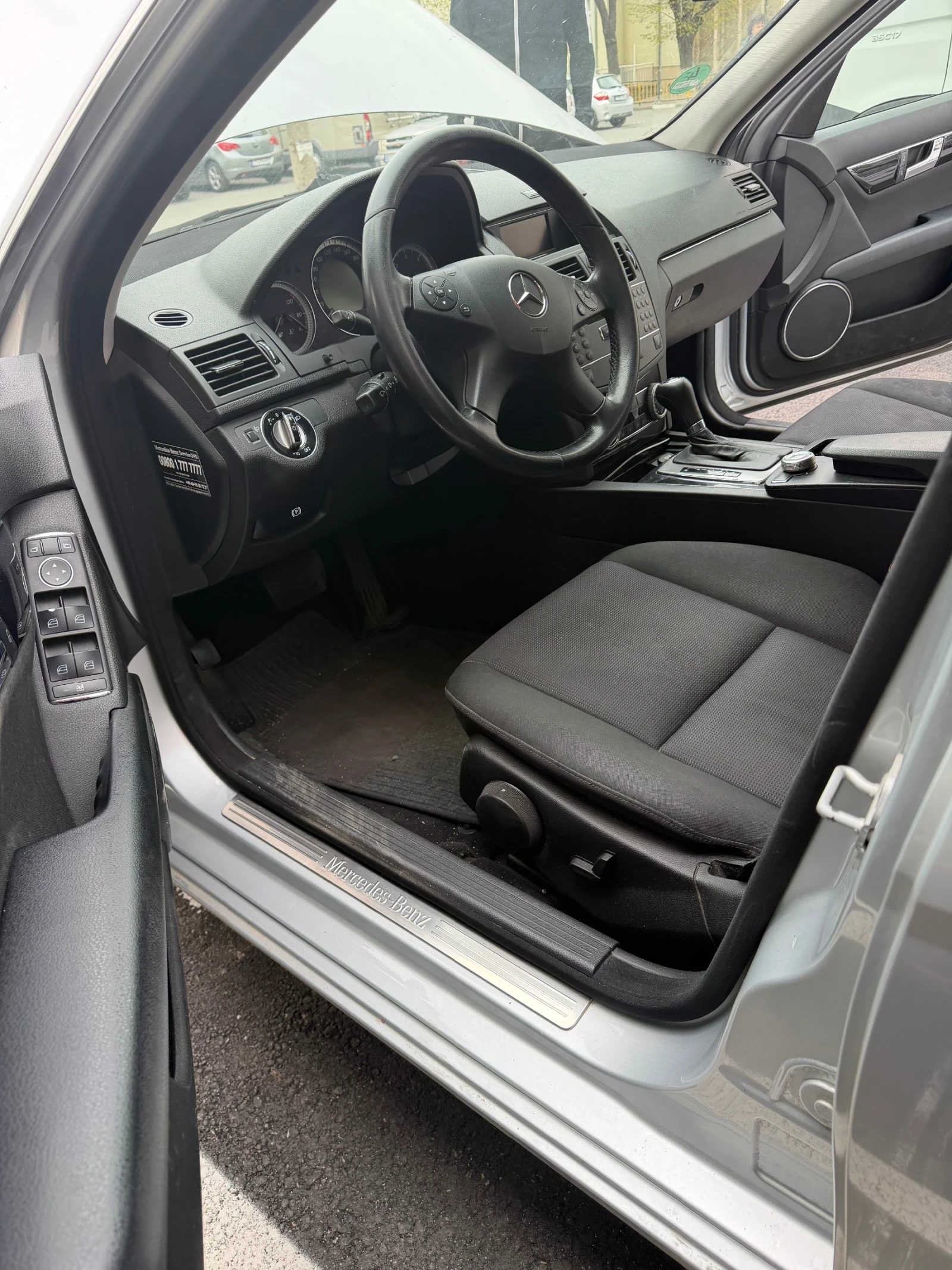 Mercedes-Benz C 220, снимка 7 - Автомобили и джипове - 54223128