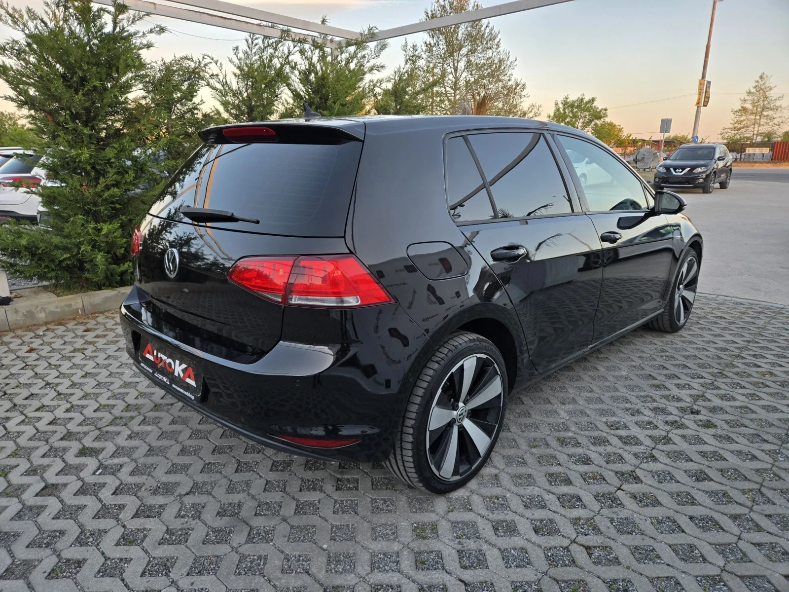 VW Golf 2.0TDI-150кс= АВТОМАТ= LOUNGE= NAVI= ПОДГРЕВ= CRUI, снимка 3 - Автомобили и джипове - 54347888