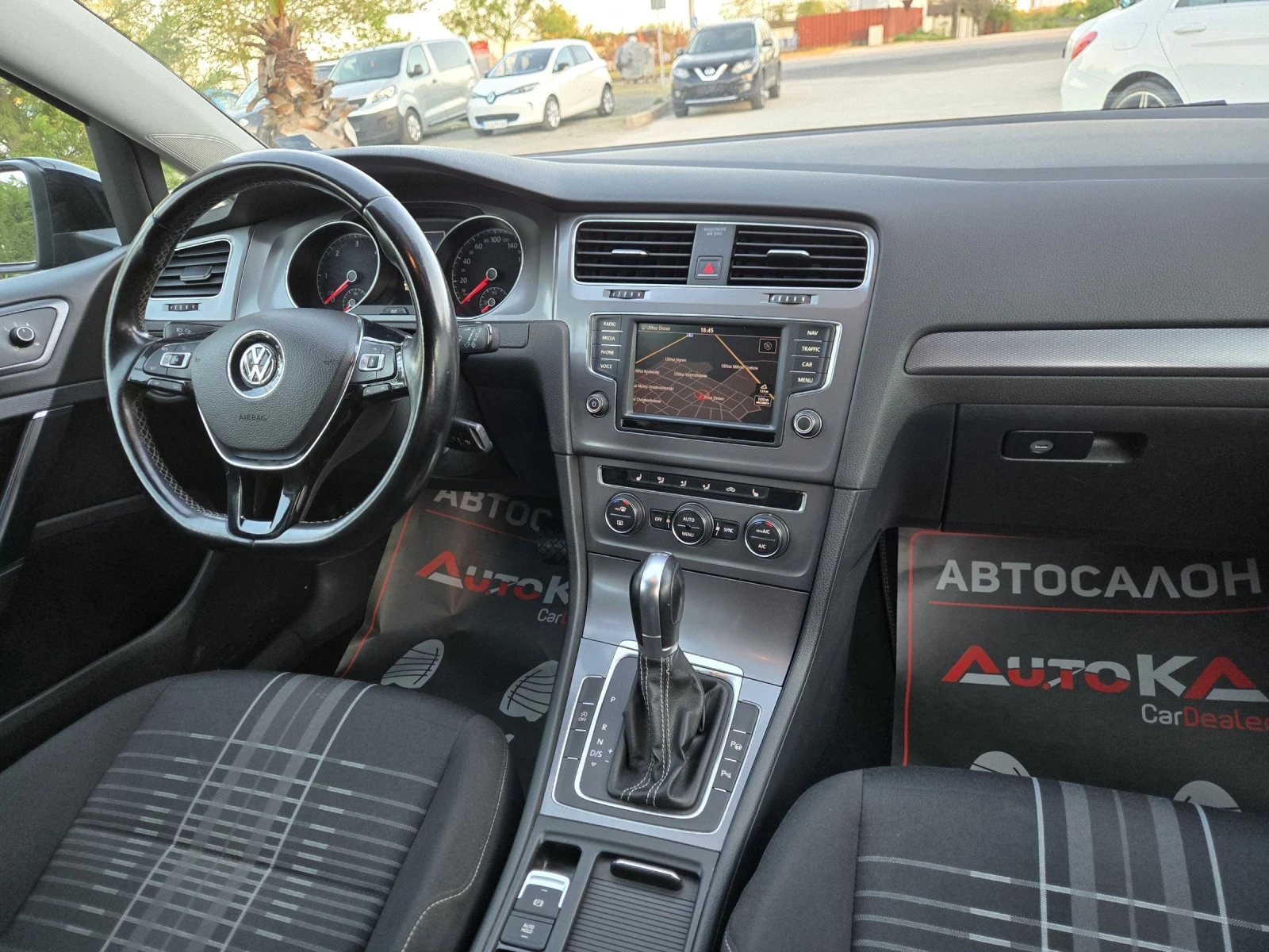 VW Golf 2.0TDI-150кс= АВТОМАТ= LOUNGE= NAVI= ПОДГРЕВ= CRUI, снимка 13 - Автомобили и джипове - 54347888