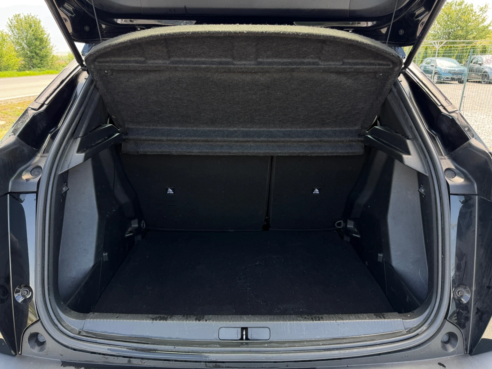 Peugeot 2008 1.5 HDI, снимка 6 - Автомобили и джипове - 54378644