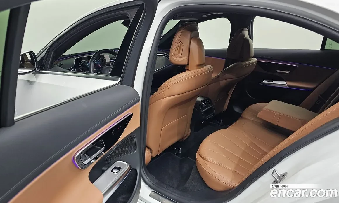 Mercedes-Benz E 200 * DIS * ОБДУХ * 360 * ПАНО, снимка 11 - Автомобили и джипове - 54738388