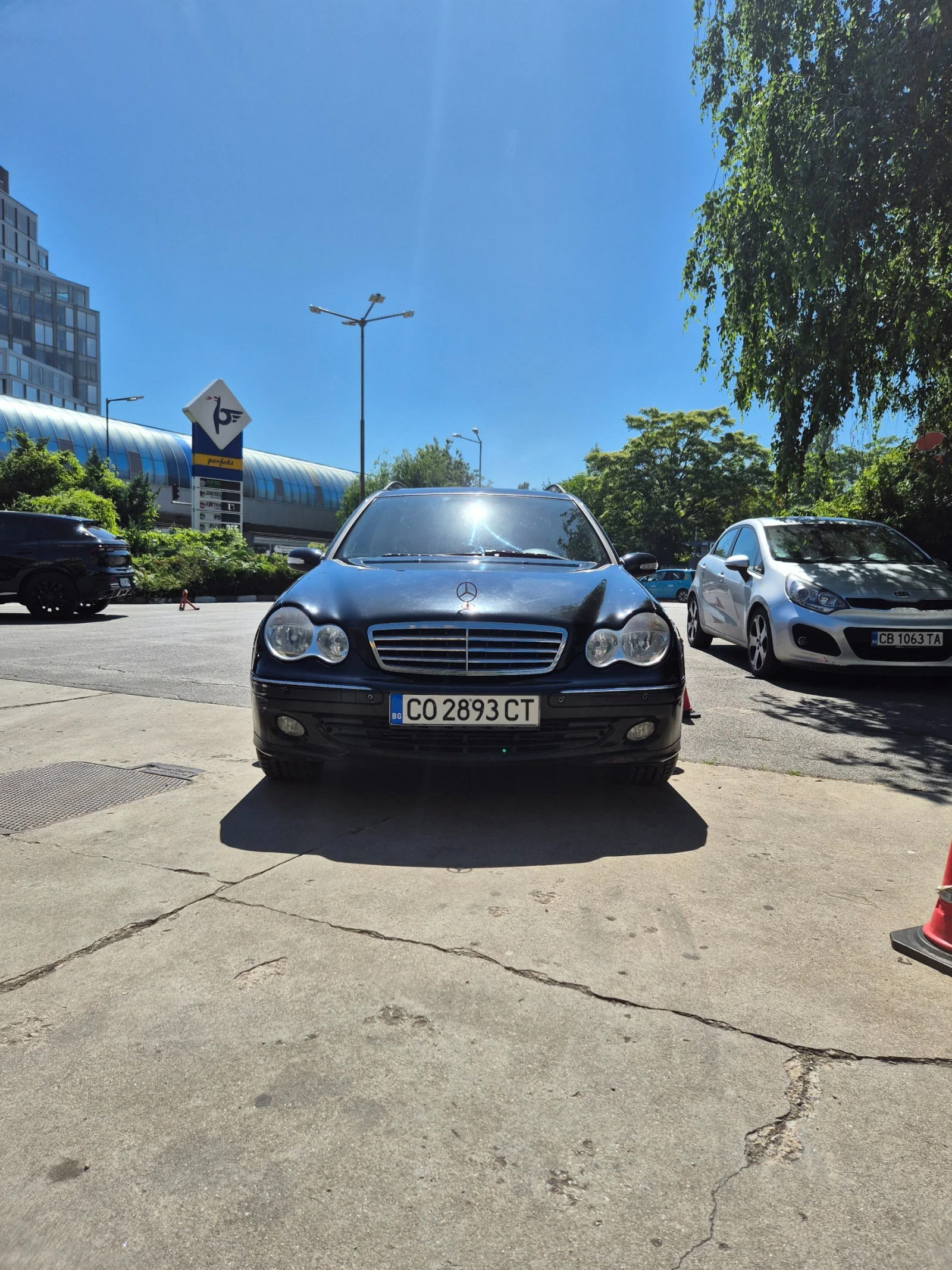 Mercedes-Benz C 200 Sport Edition, снимка 2 - Автомобили и джипове - 54910410