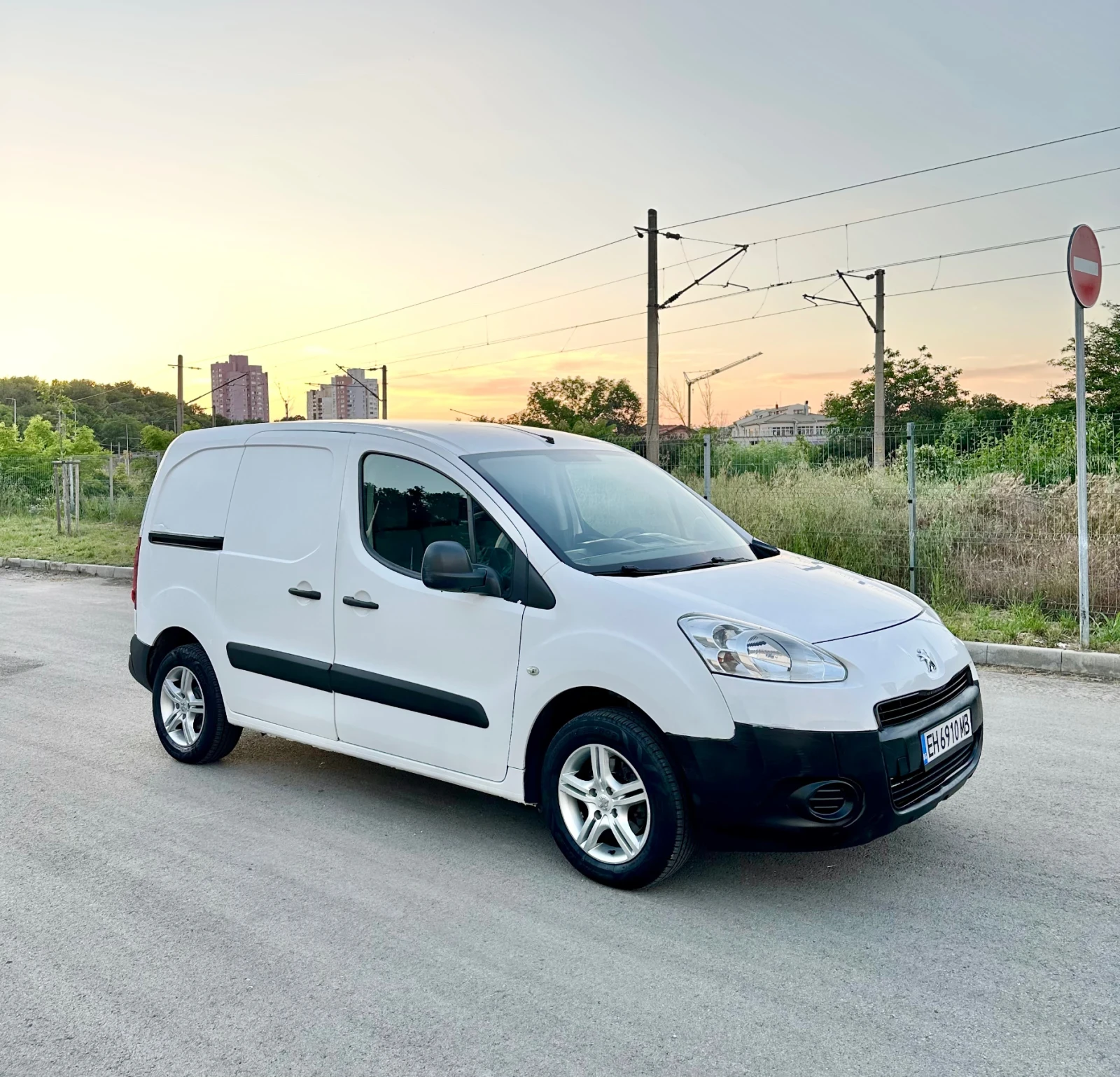 Peugeot Partner 1.6HDi, снимка 6 - Автомобили и джипове - 55098611