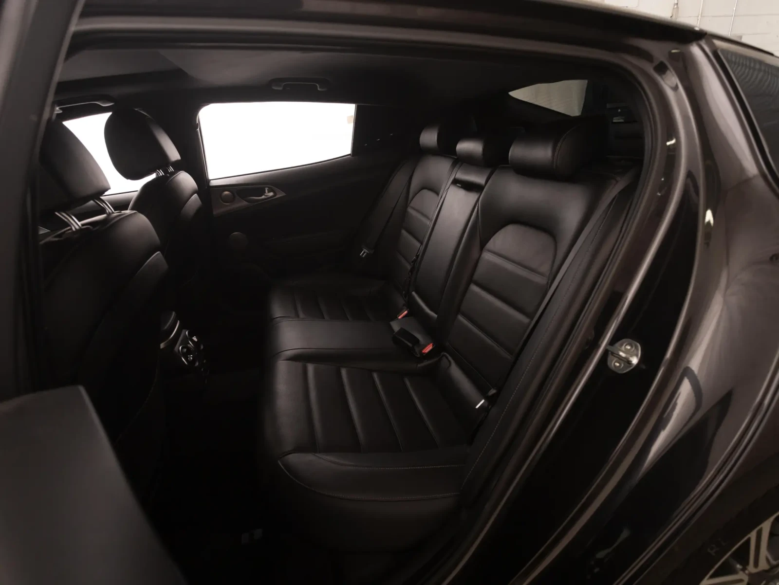 Kia Stinger GT Limited , снимка 17 - Автомобили и джипове - 55102565
