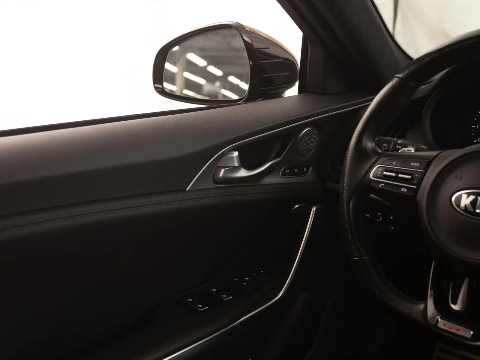 Kia Stinger GT Limited , снимка 12 - Автомобили и джипове - 55102565