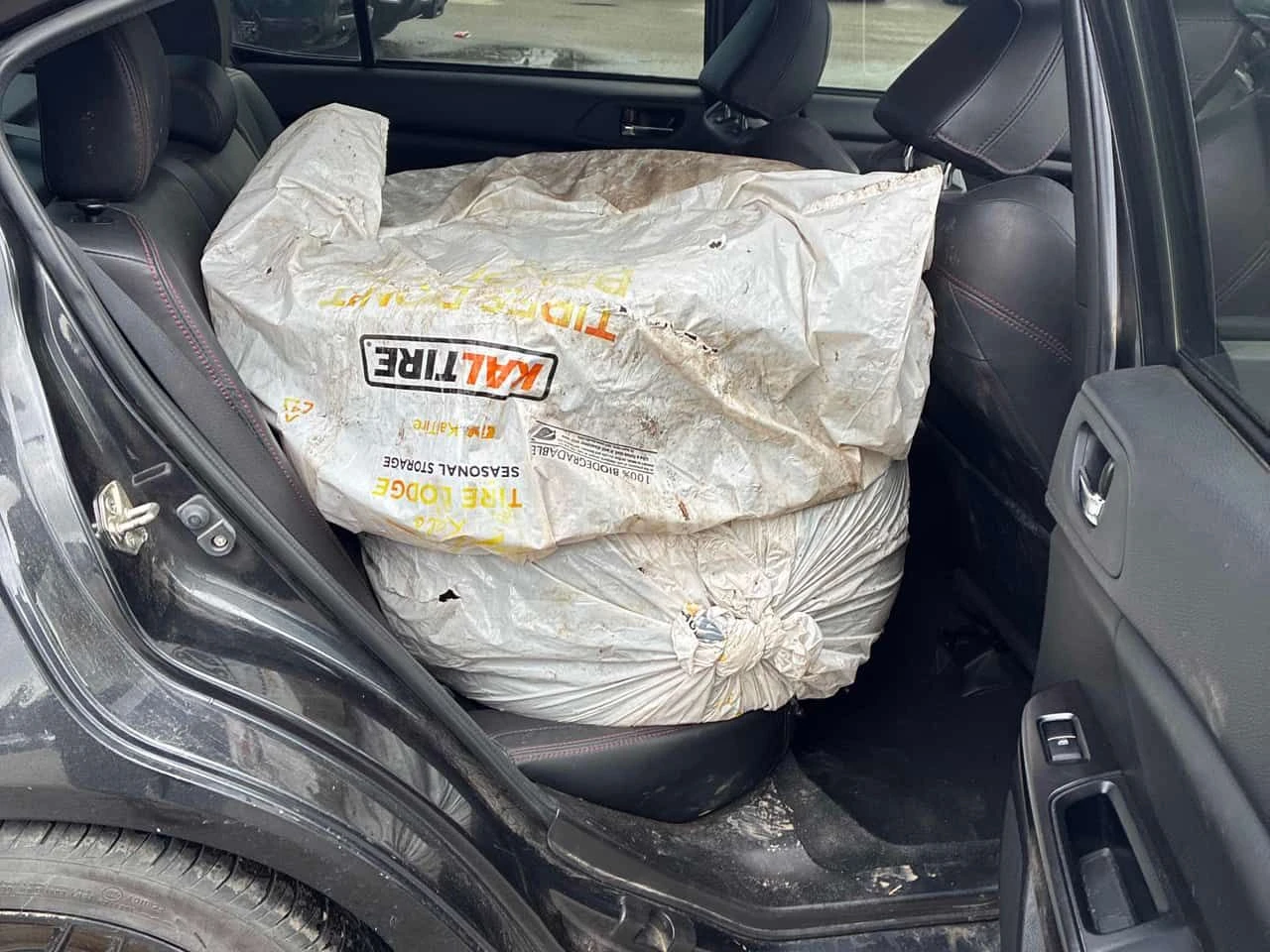 Subaru WRX * Sport tech * CARFAX * БЕЗ ПЪРВОНАЧАЛНА ВНОСКА, снимка 16 - Автомобили и джипове - 55422455