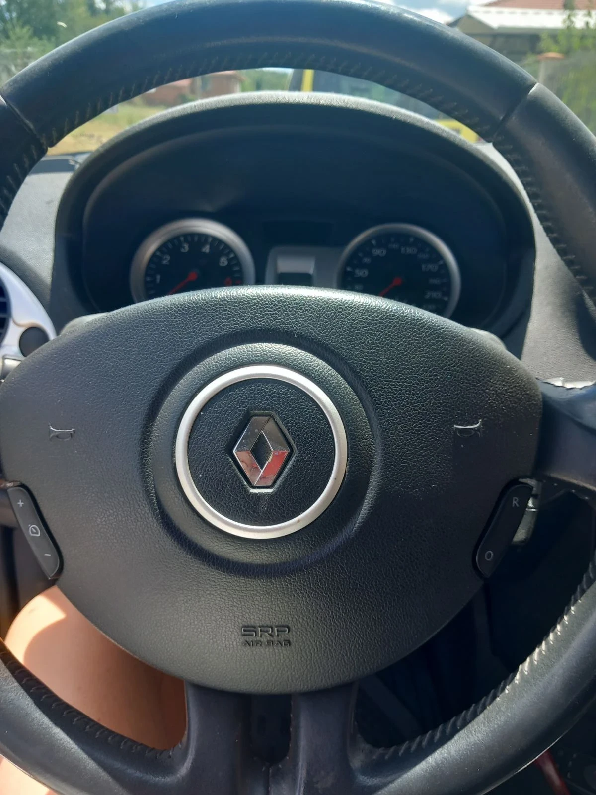 Renault Clio, снимка 4 - Автомобили и джипове - 55595561