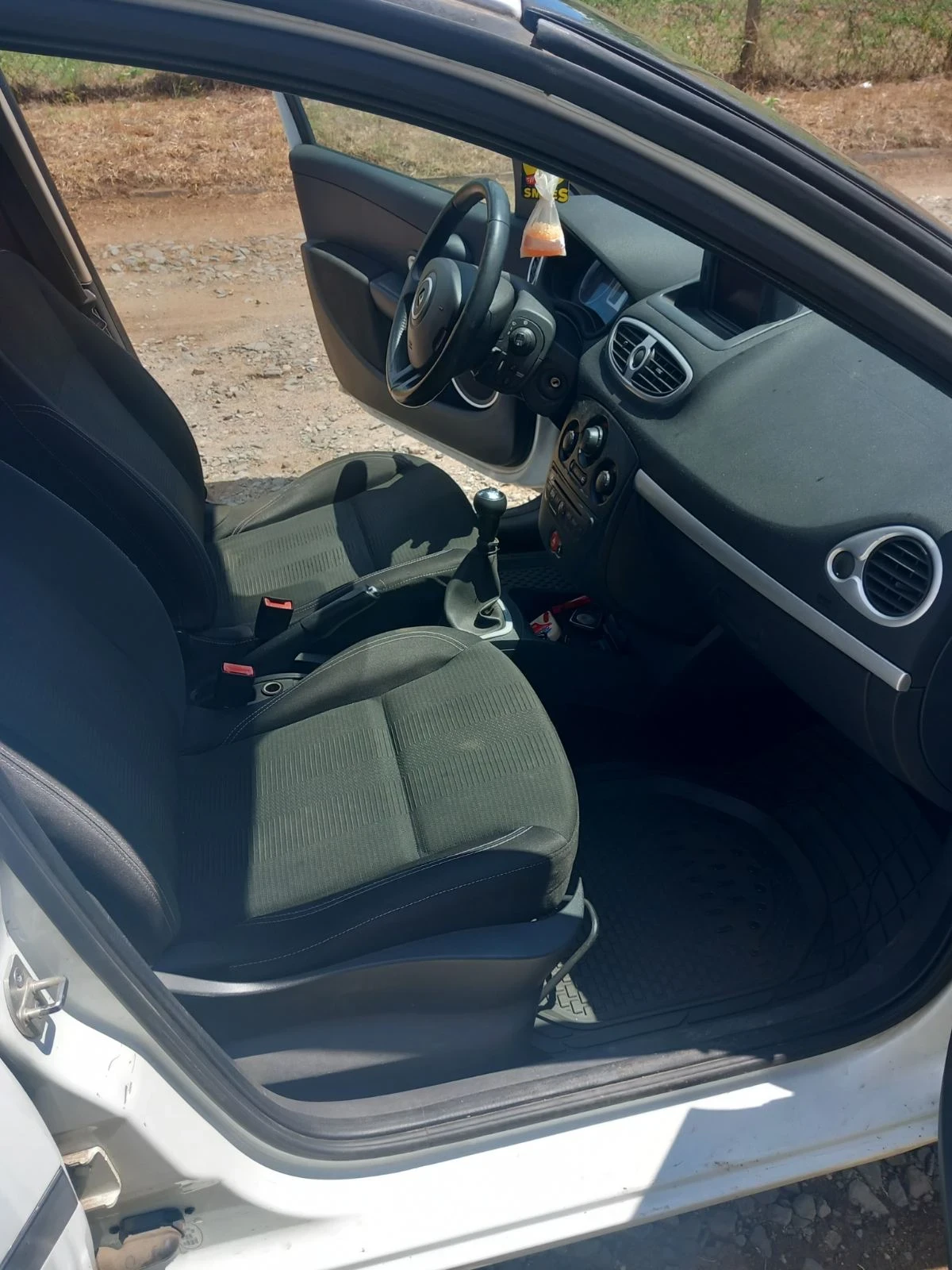 Renault Clio, снимка 2 - Автомобили и джипове - 55595561