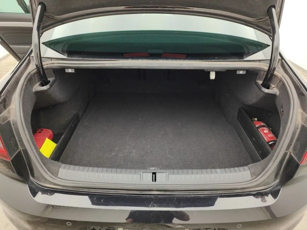 VW Passat Style Business DSG 4d, снимка 7 - Автомобили и джипове - 55835962