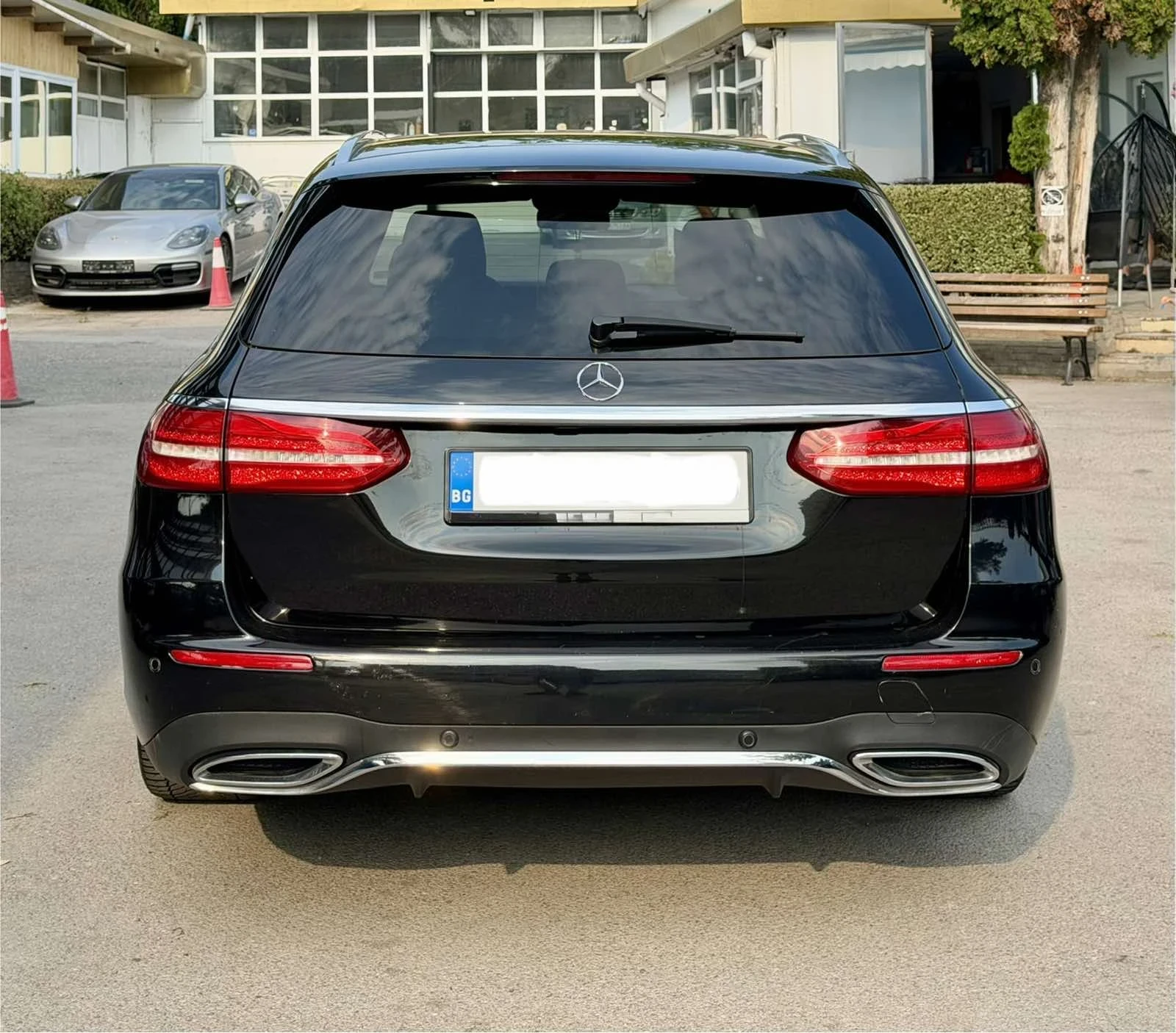 Mercedes-Benz E 220, снимка 6 - Автомобили и джипове - 55967615