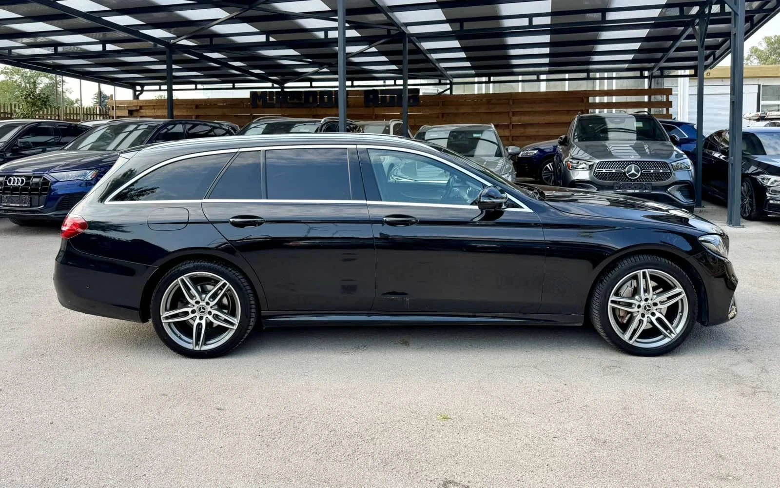 Mercedes-Benz E 220, снимка 4 - Автомобили и джипове - 55967615