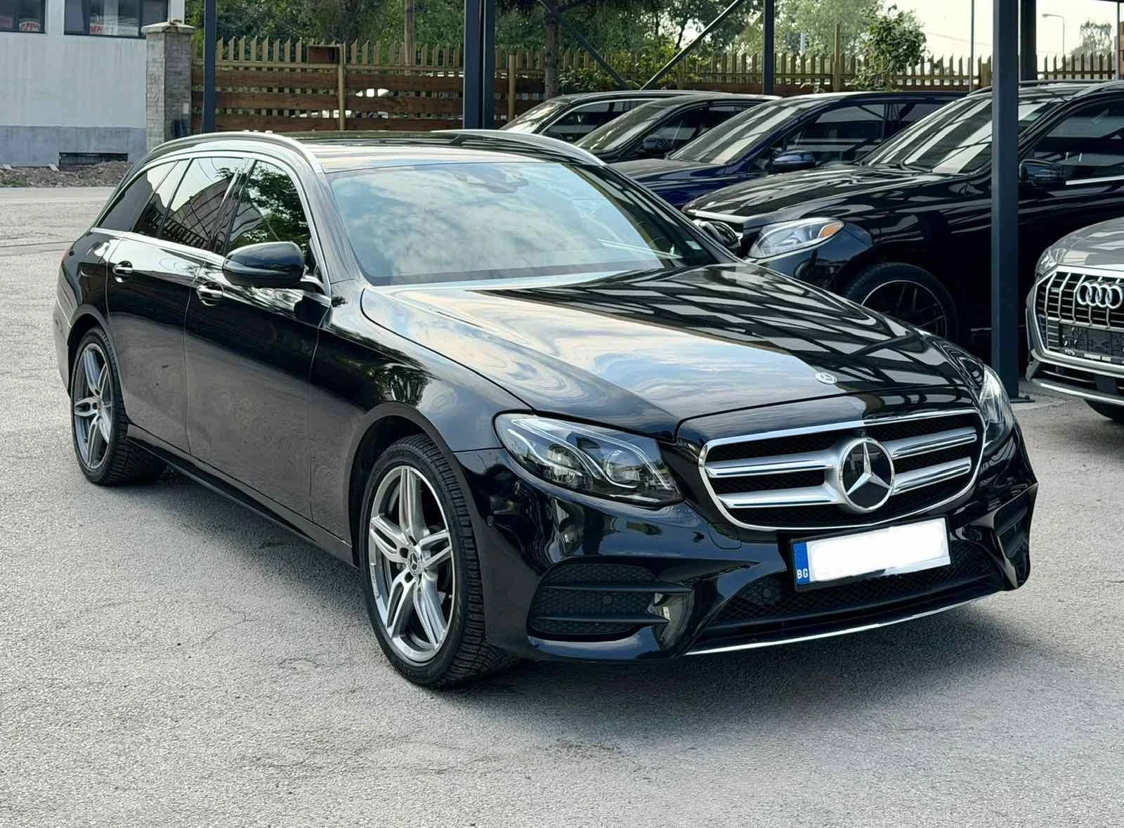 Mercedes-Benz E 220, снимка 3 - Автомобили и джипове - 55967615