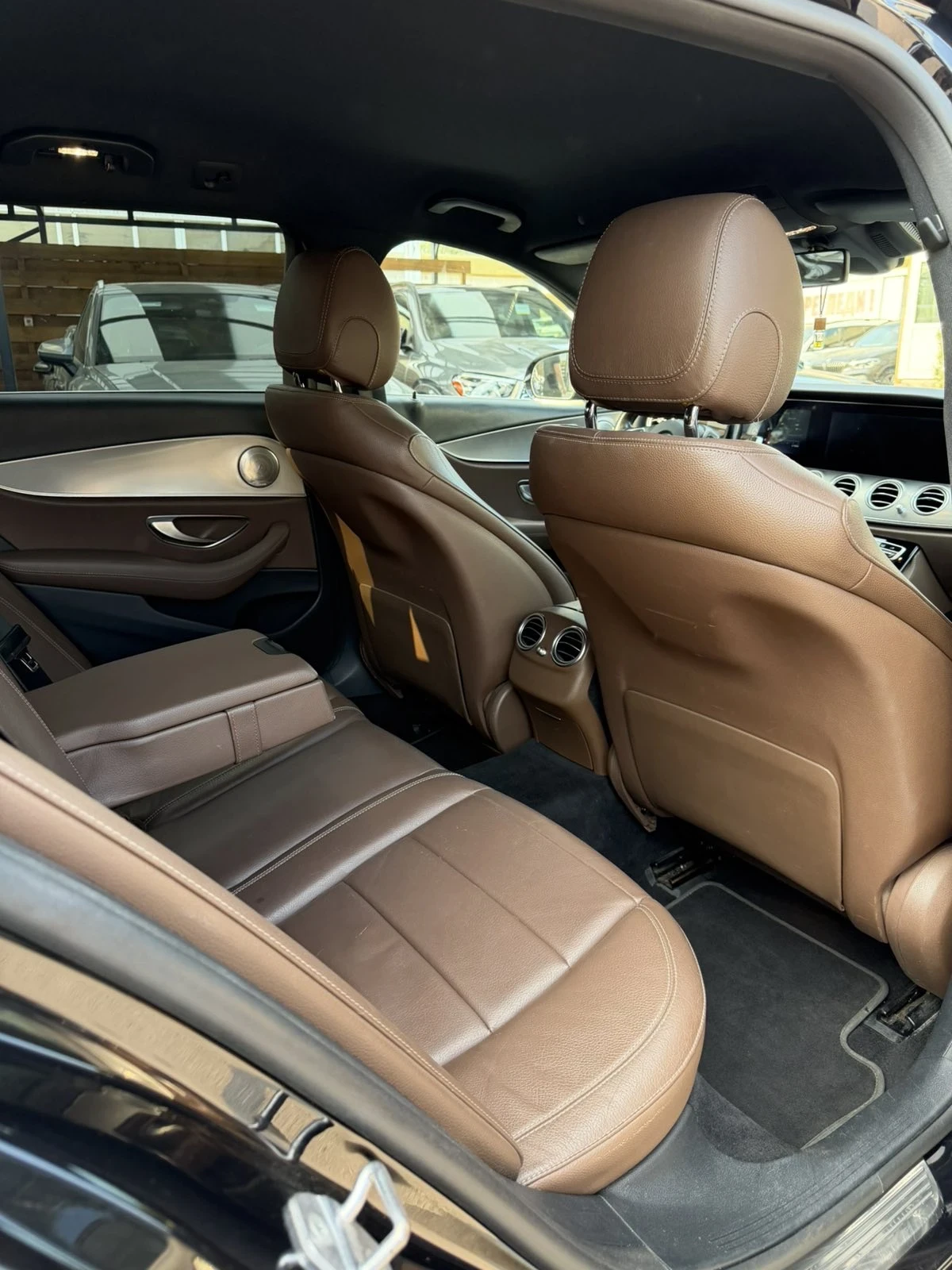 Mercedes-Benz E 220, снимка 14 - Автомобили и джипове - 55967615