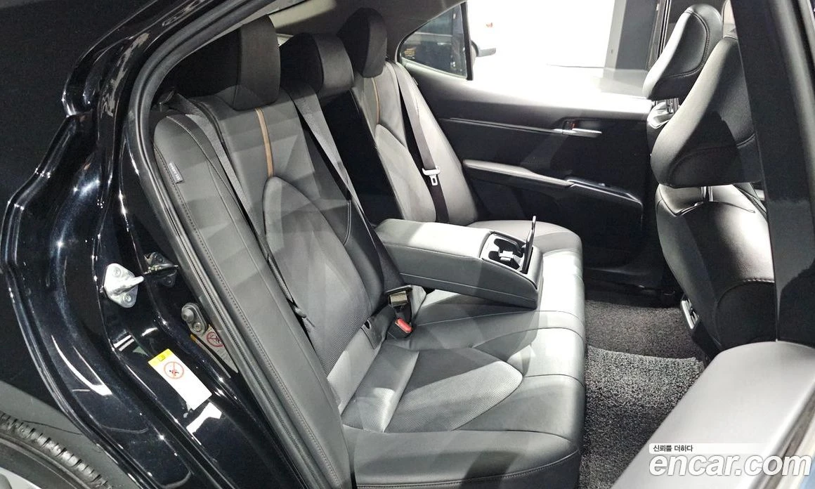 Toyota Camry 2.5, снимка 16 - Автомобили и джипове - 56123295