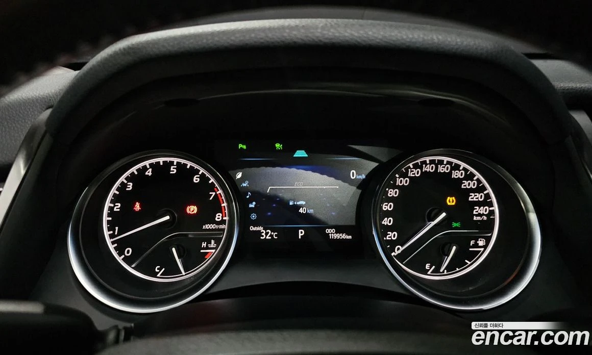 Toyota Camry 2.5, снимка 10 - Автомобили и джипове - 56123295