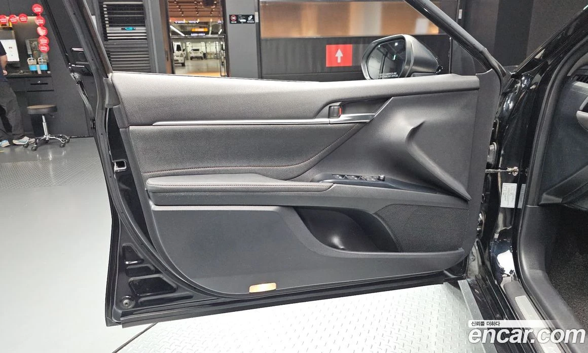 Toyota Camry 2.5, снимка 13 - Автомобили и джипове - 56123295