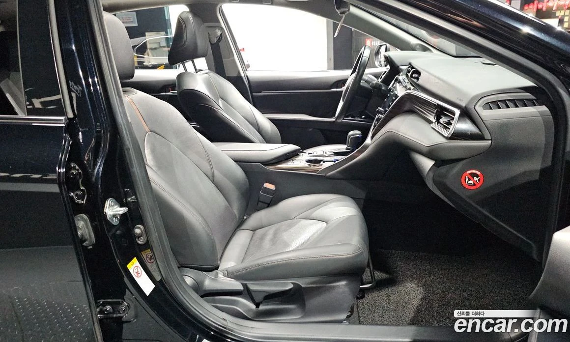 Toyota Camry 2.5, снимка 17 - Автомобили и джипове - 56123295