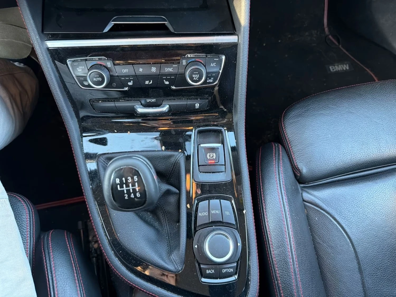 BMW 218 Active Tourer, снимка 8 - Автомобили и джипове - 56388799