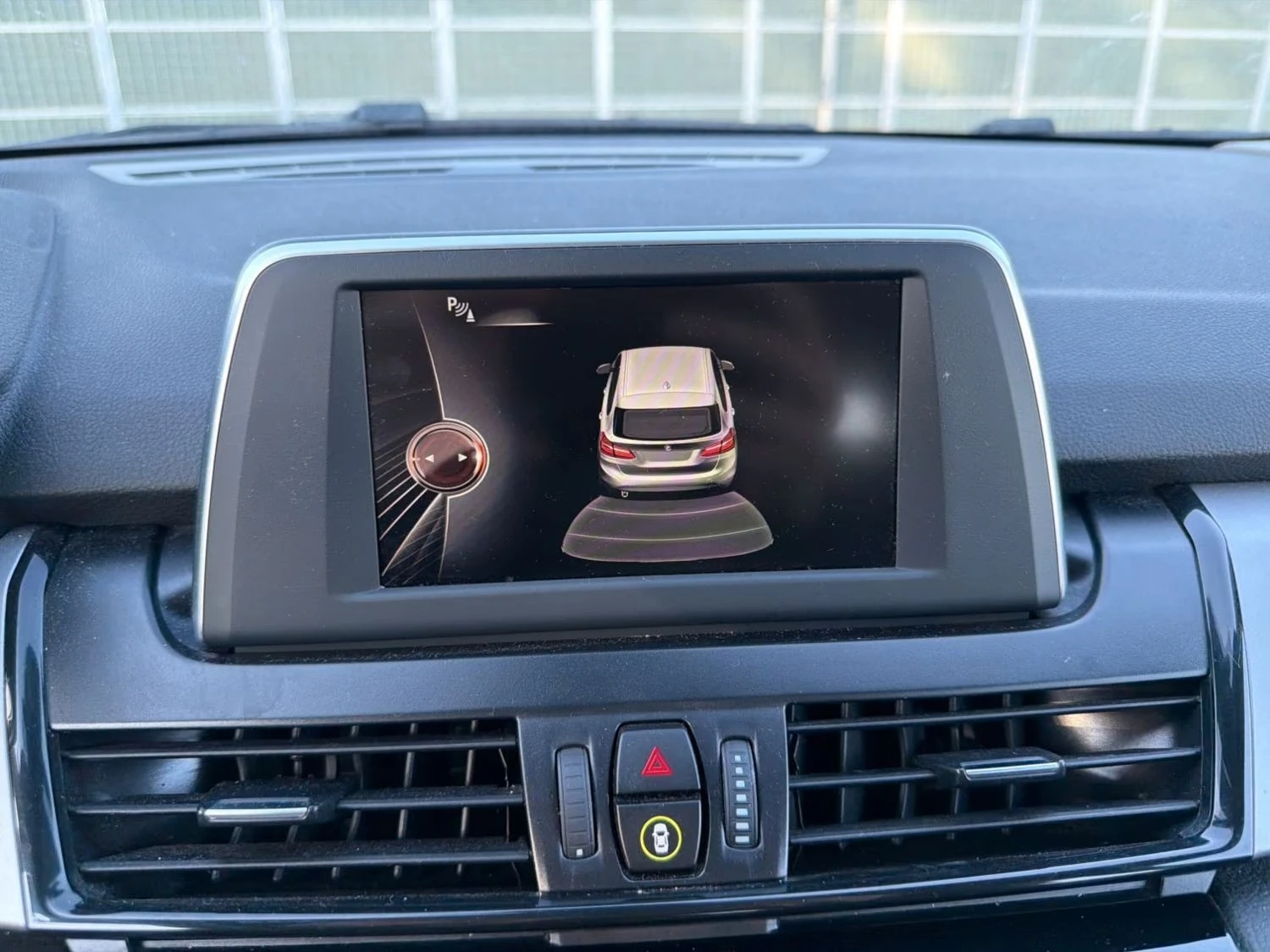 BMW 218 Active Tourer, снимка 10 - Автомобили и джипове - 56388799