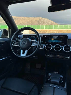 Mercedes-Benz GLB 200, снимка 8