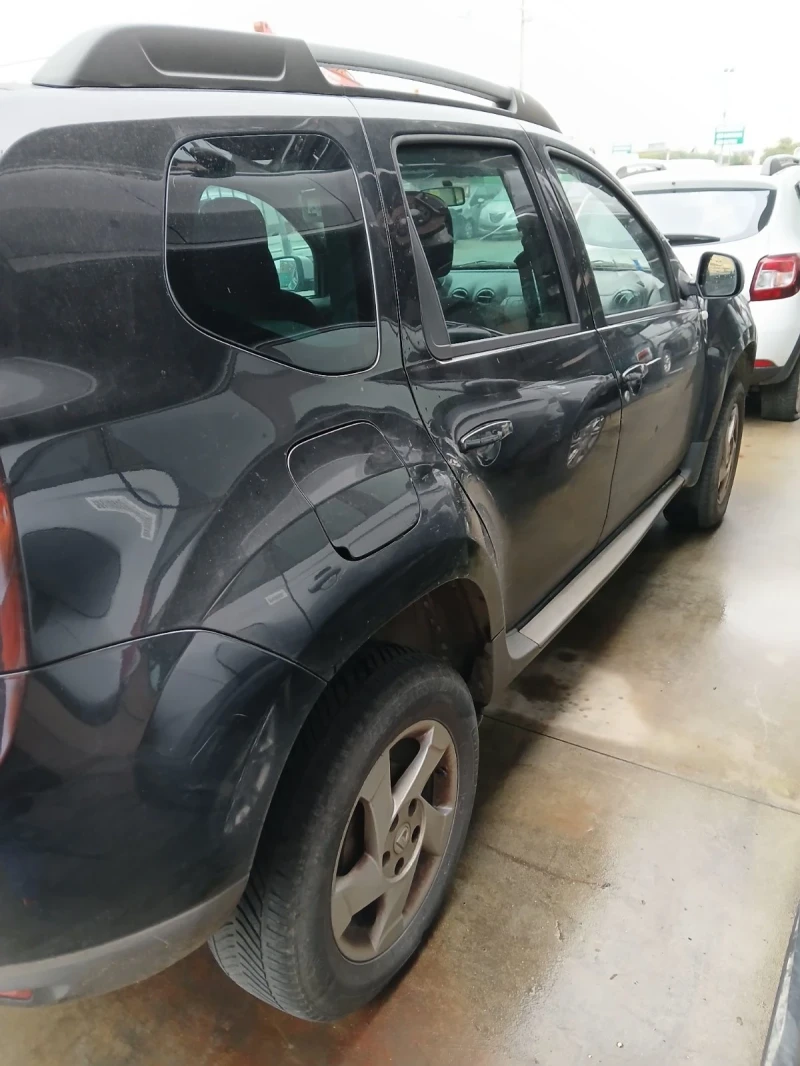 Dacia Duster 1.5 4x4, снимка 3 - Автомобили и джипове - 49175317