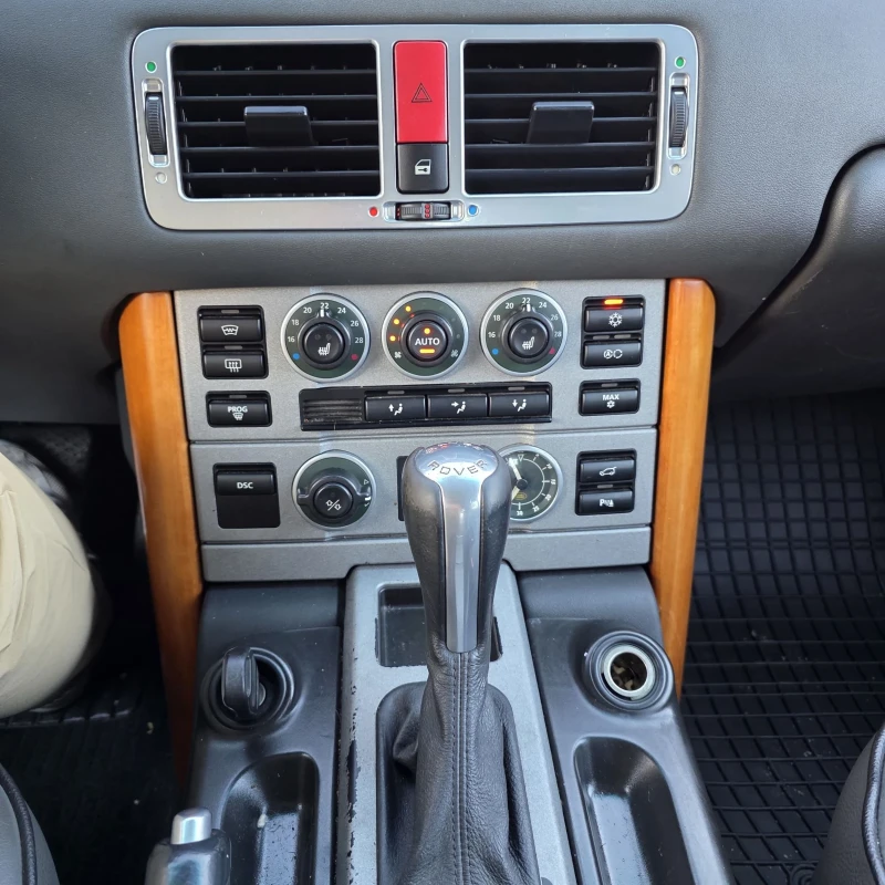 Land Rover Range rover 4.4, снимка 11 - Автомобили и джипове - 52358343
