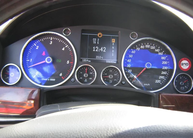 VW Touareg 5.0 V10 TDI, снимка 7 - Автомобили и джипове - 54354869