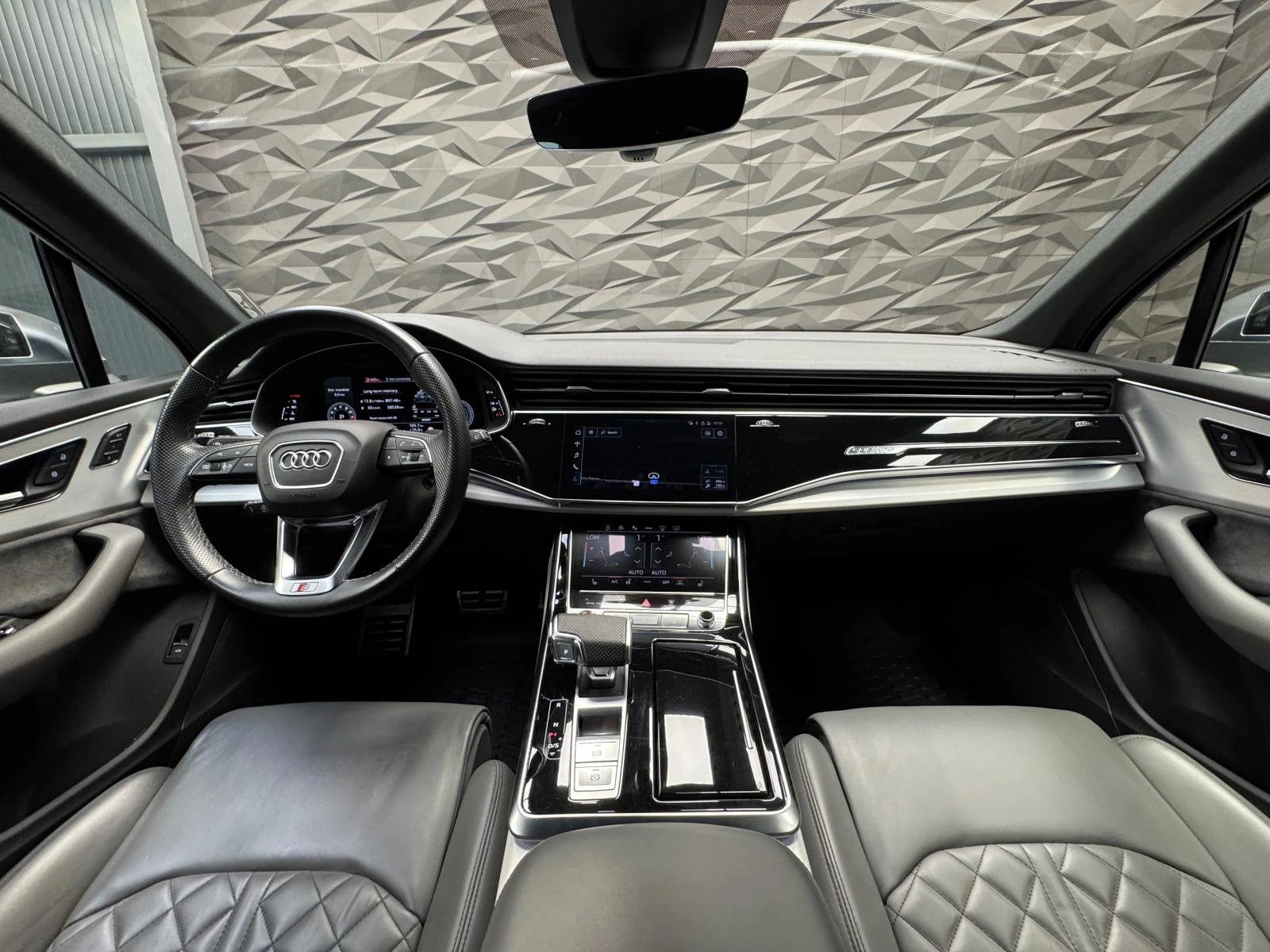 Audi SQ7 Quattro TFSI HuD* 360* 7 seats* Lift - изображение 5