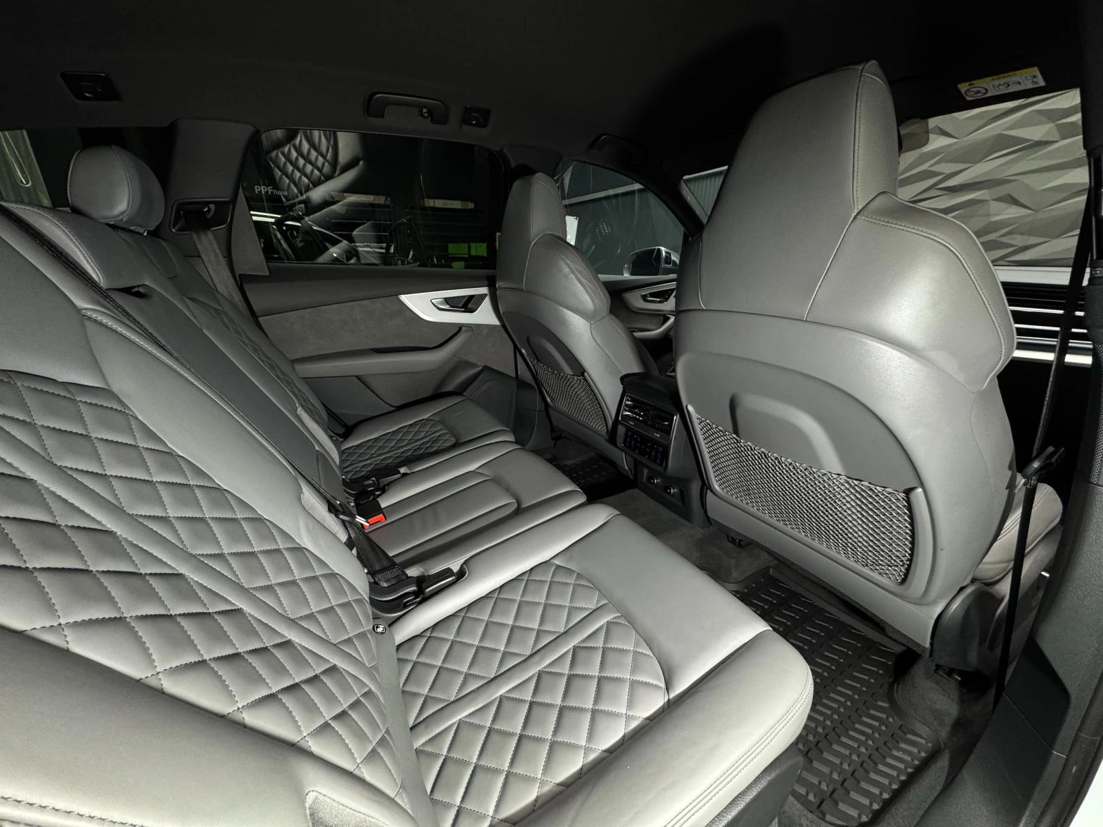 Audi SQ7 Quattro TFSI HuD* 360* 7 seats* Lift - изображение 10