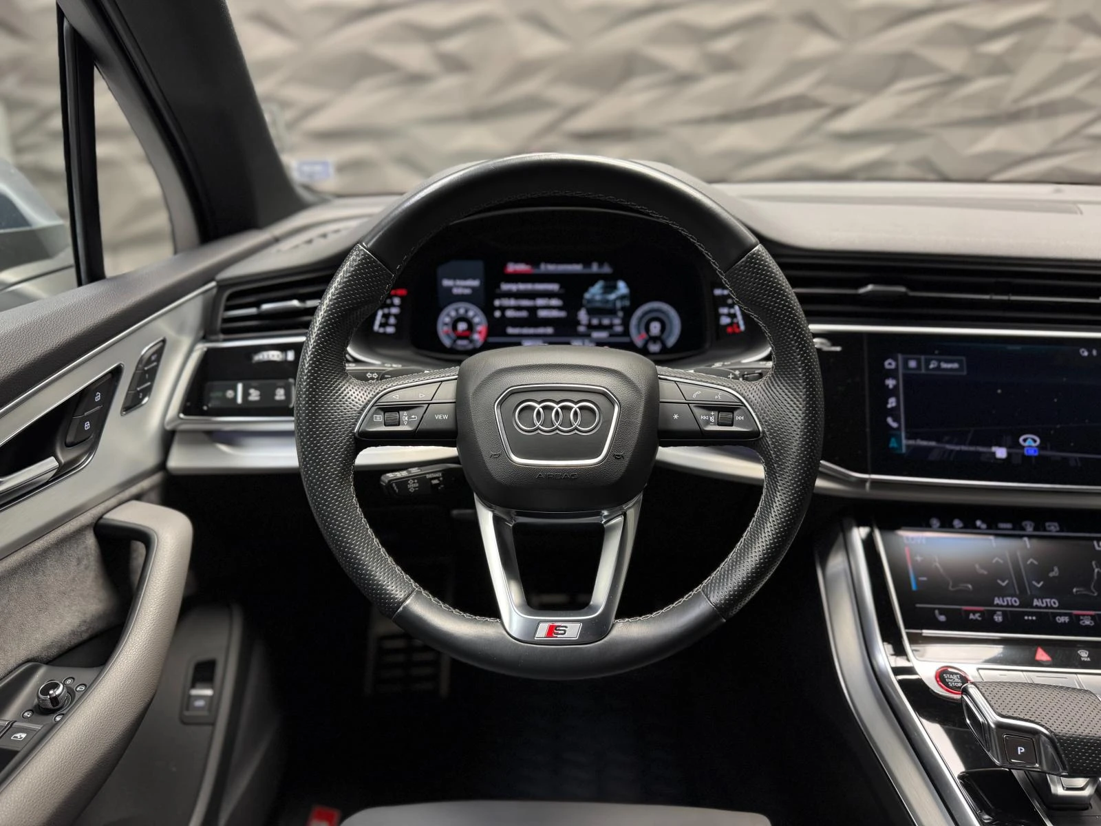 Audi SQ7 Quattro TFSI HuD* 360* 7 seats* Lift - изображение 6