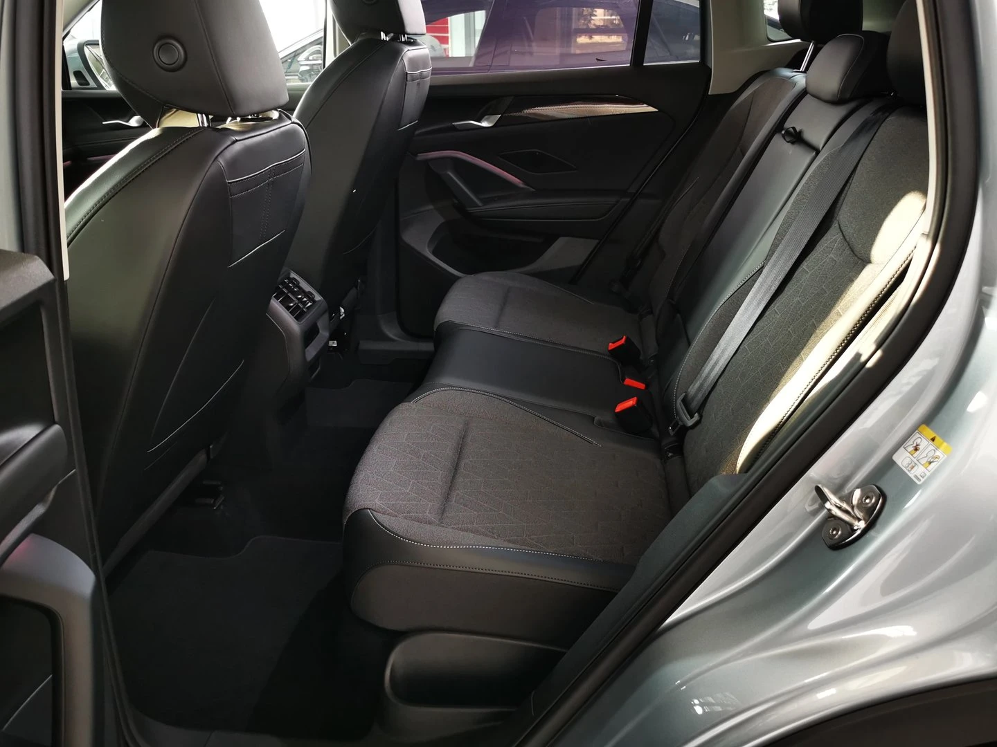 VW Tiguan Life Plus 1.5 eTSI DSG - изображение 6